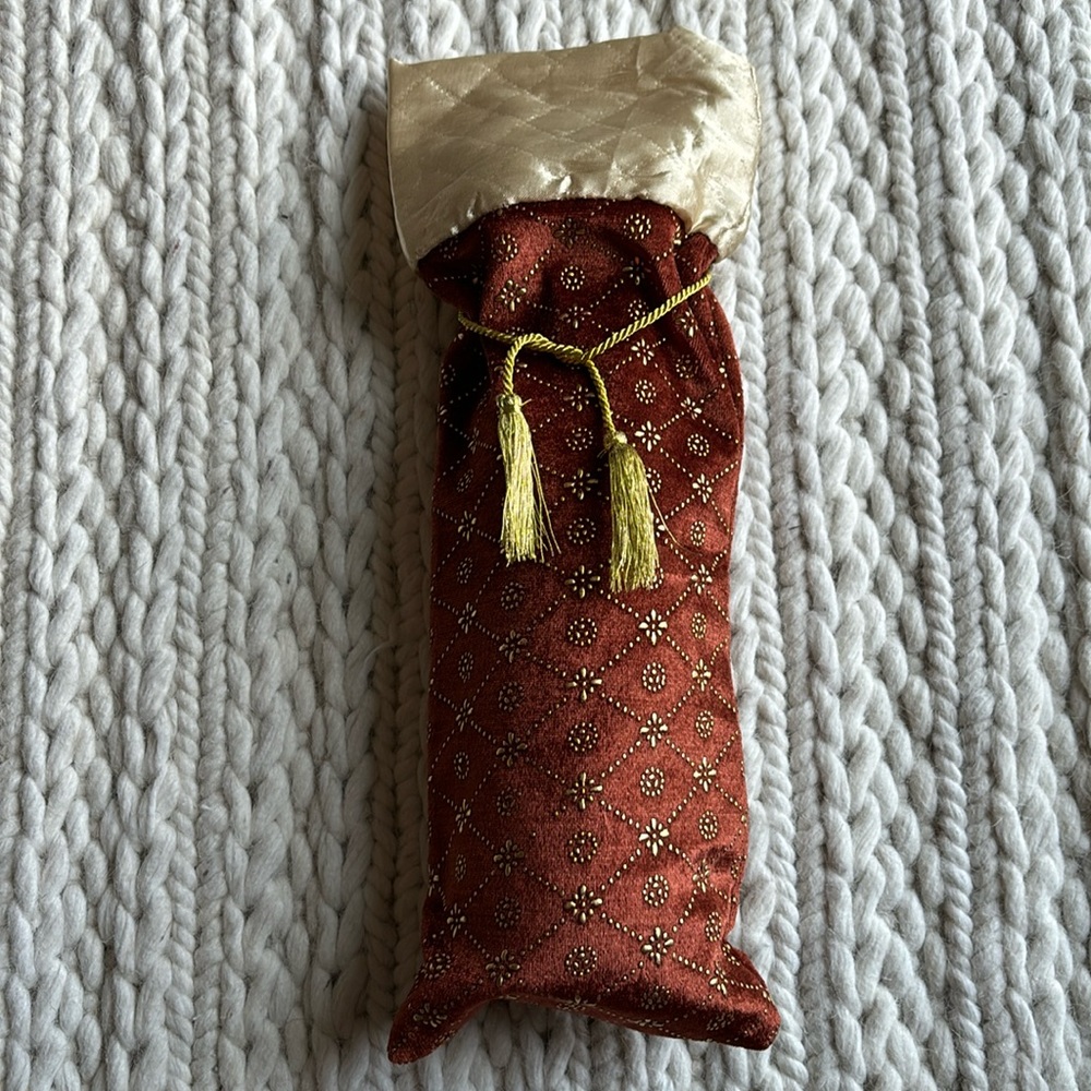 Velvet wine bottle gift bag